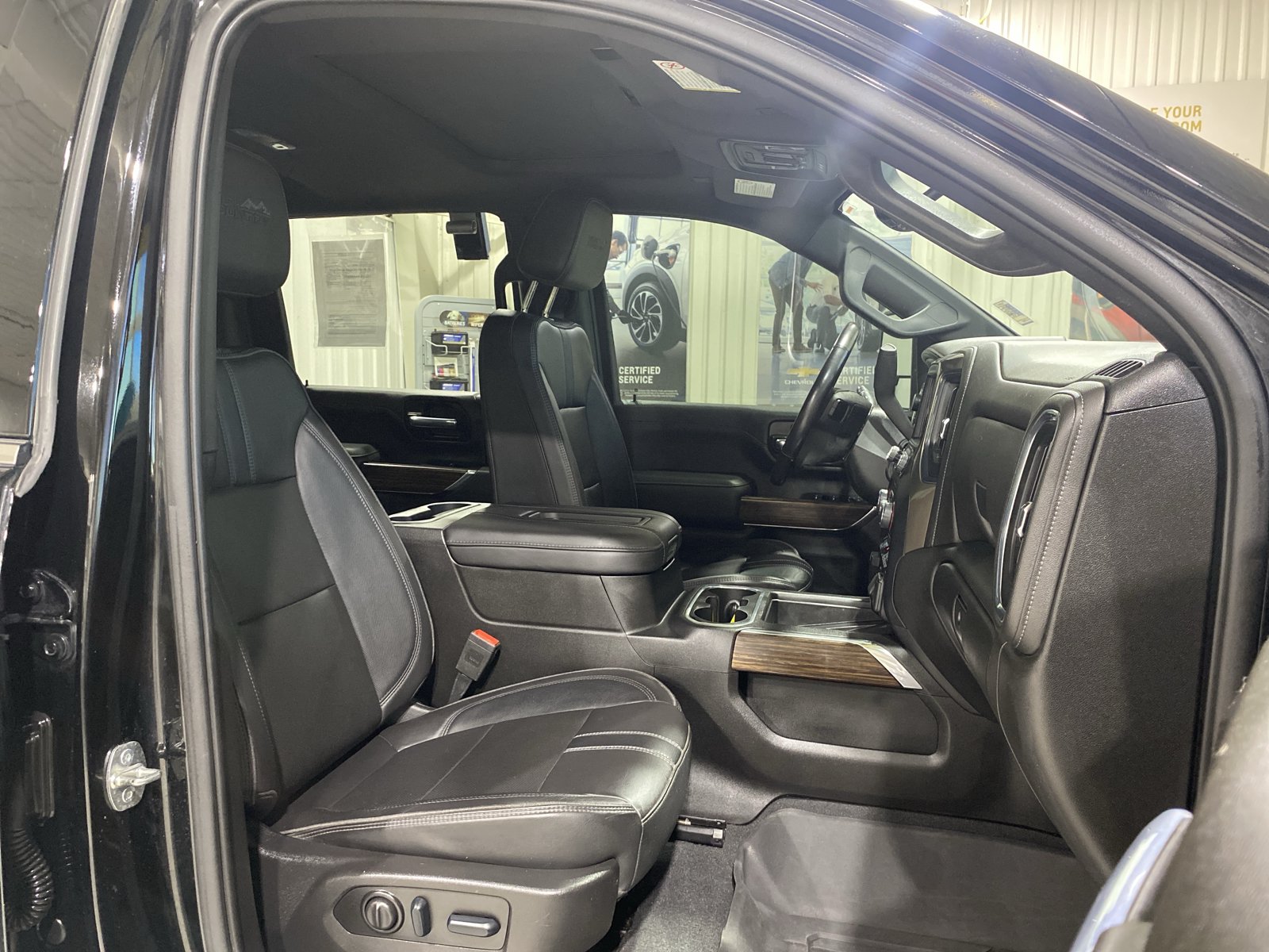 Used 2022 Chevrolet Silverado 3500 High Country AWD/4WD image 17