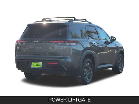 New 2026 Nissan Pathfinder SV image 8