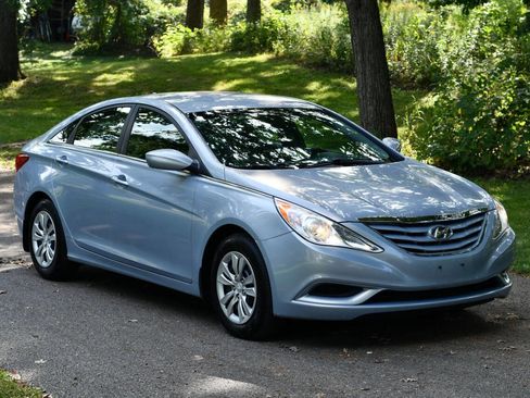 Used 2012 Hyundai Sonata GLS image 1