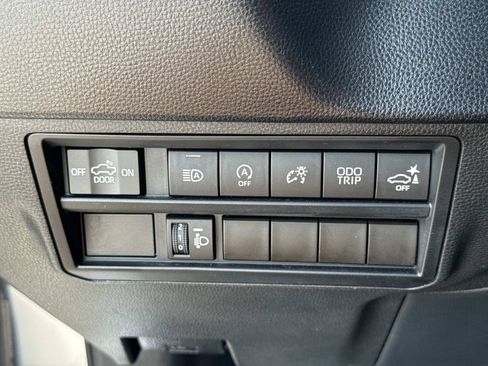 Used 2022 Toyota Tundra SR5 w/ SR5 Convenience Package RWD image 28