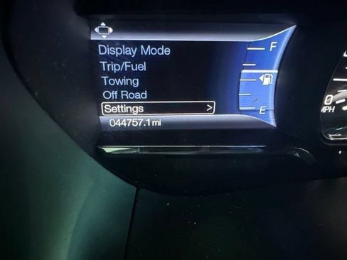 Used 2016 Lincoln Navigator Select AWD/4WD image 5