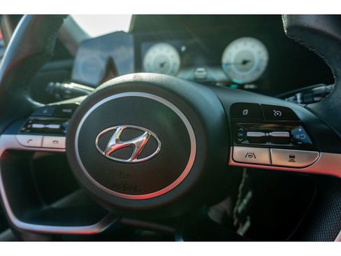 Used 2021 Hyundai Elantra Limited FWD image 29