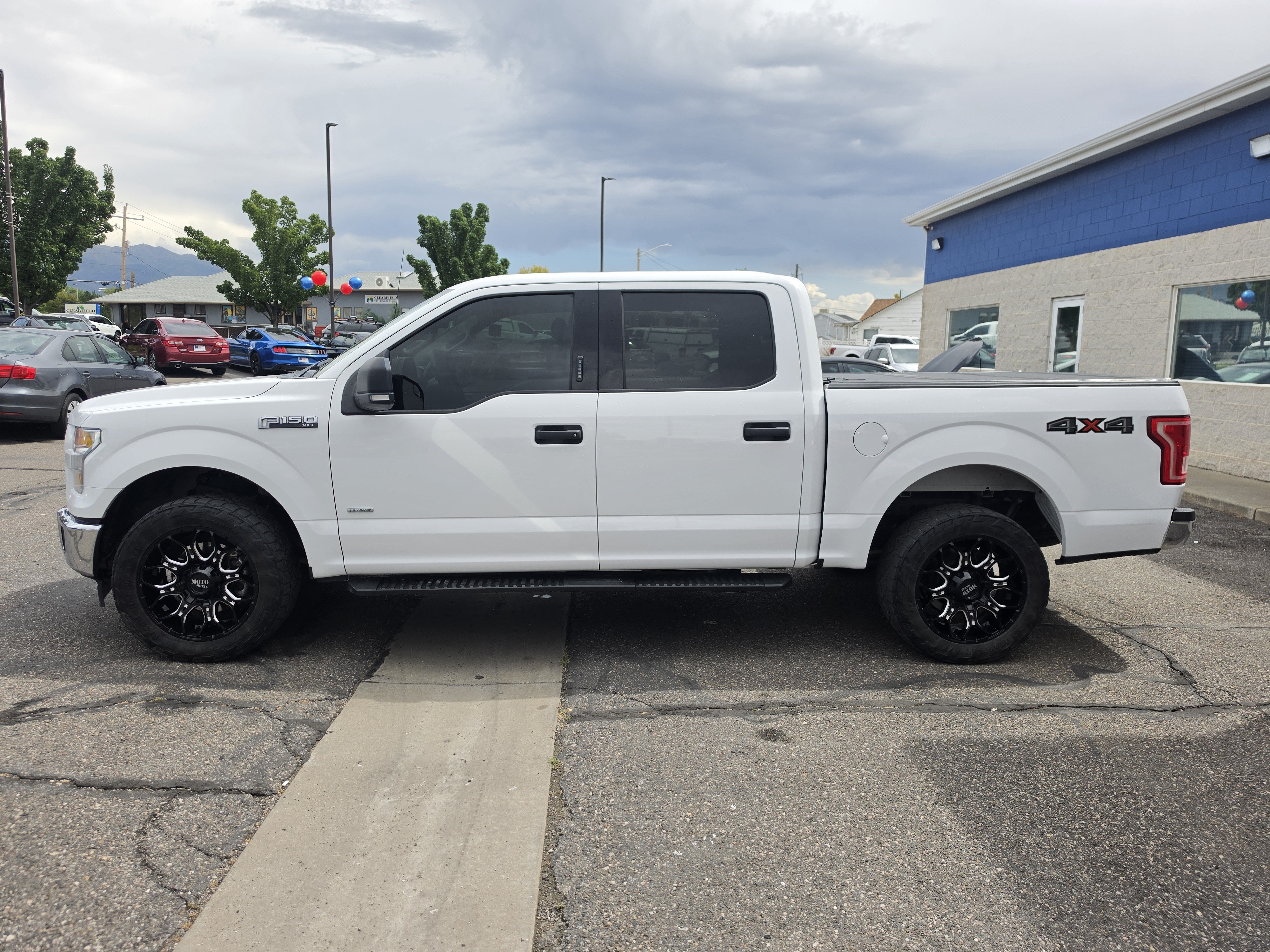 Used 2017 Ford F150 XLT w/ Equipment Group 301A Mid AWD/4WD image 4