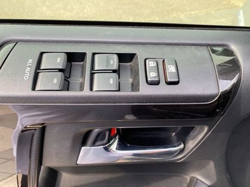 Used 2019 Toyota 4Runner TRD Off-Road Premium image 28