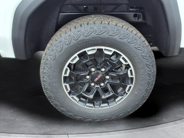 New 2026 GMC Canyon AT4 AWD/4WD image 16