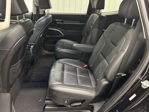 Used 2022 Kia Telluride EX w/ EX Premium Package image 11