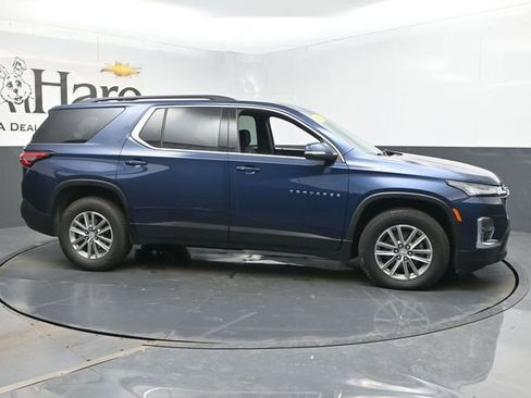 Used 2023 Chevrolet Traverse LT image 1