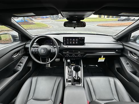 Used 2025 Honda Accord Sport image 34