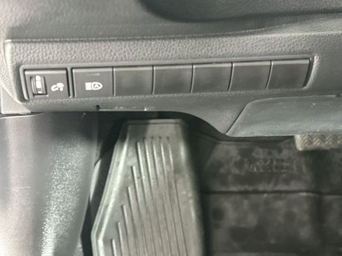 Used 2024 Toyota Corolla LE FWD image 16