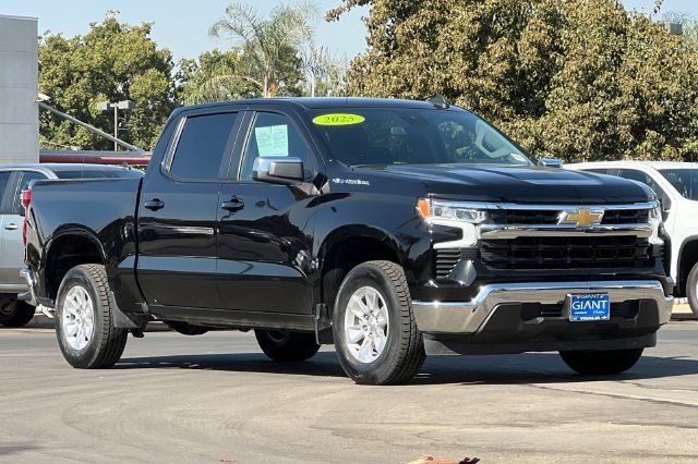 Used 2025 Chevrolet Silverado 1500 LT RWD image 2