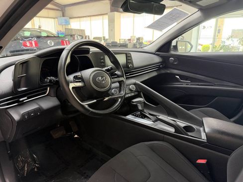 Used 2021 Hyundai Elantra SEL FWD image 19