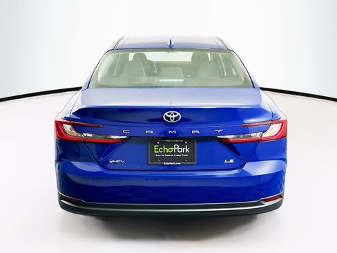 Used 2025 Toyota Camry LE image 7