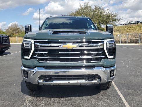 Used 2026 Chevrolet Silverado 3500 LTZ w/ LTZ Premium Package image 2