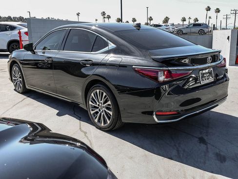 Used 2025 Lexus ES 300h w/ Premium Package FWD image 6