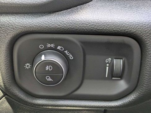 New 2026 RAM 1500 Express AWD/4WD image 23