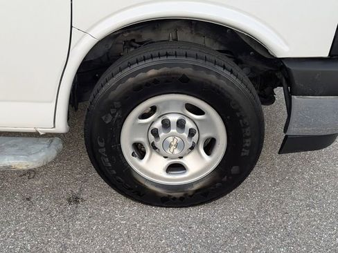 Used 2021 Chevrolet Express 2500 w/ Driver Convenience Package RWD image 15