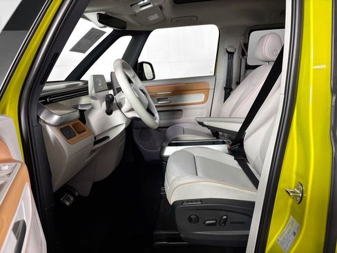 Certified 2025 Volkswagen ID. Buzz Pro S Plus RWD image 11