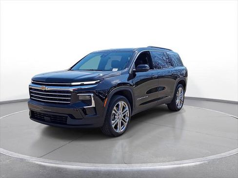 New 2025 Chevrolet Traverse LT w/ Enhanced Driving Package FWD image 4