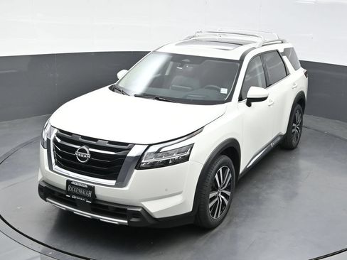 Used 2023 Nissan Pathfinder Platinum AWD/4WD image 43