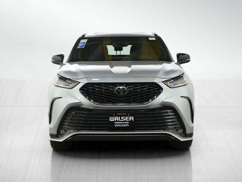 Used 2025 Toyota Highlander XSE image 8