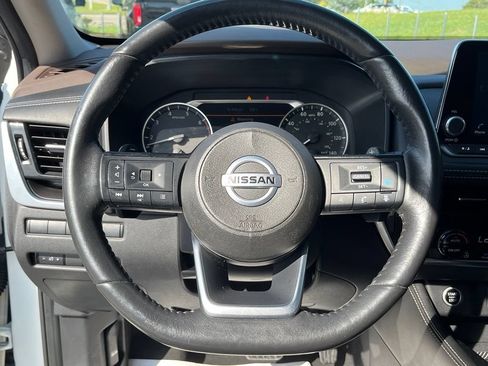 Used 2021 Nissan Rogue SL FWD image 16
