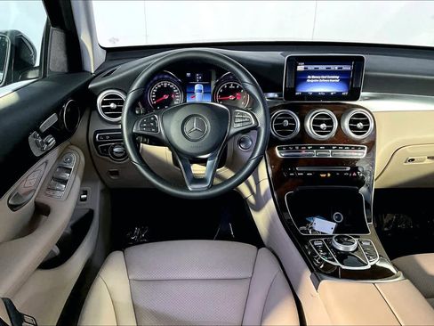 Used 2018 Mercedes-Benz GLC 300 4MATIC image 6