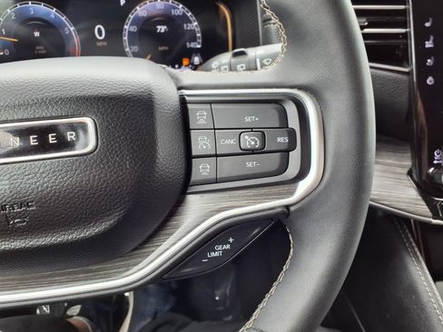 Used 2024 Jeep Wagoneer Series II AWD/4WD image 14