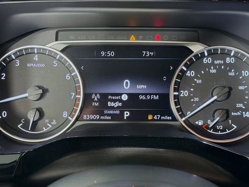 Used 2022 Nissan Pathfinder SL FWD image 14