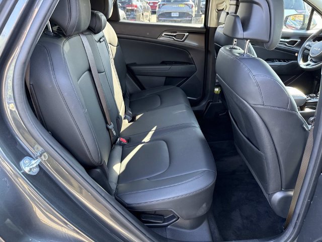 Used 2023 Kia Sportage EX AWD/4WD image 11