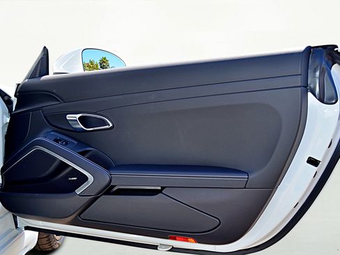 Used 2024 Porsche 718 Boxster image 65