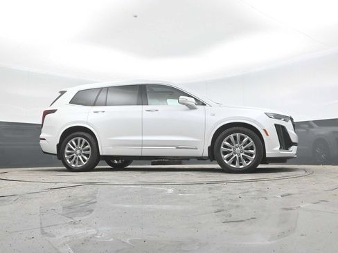 Used 2024 Cadillac XT6 Premium Luxury w/ Technology Package AWD/4WD image 44