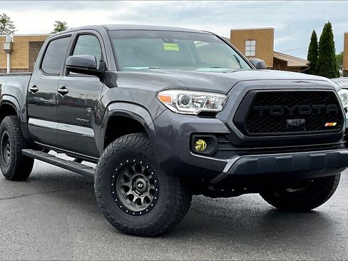 Used 2019 Toyota Tacoma SR w/ SR Convenience Package AWD/4WD image 3