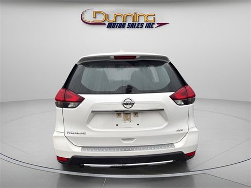 Used 2017 Nissan Rogue S image 3