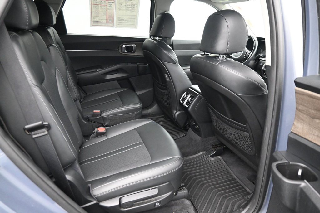 Used 2021 Kia Sorento EX w/ Panoramic Sunroof Package AWD/4WD image 13