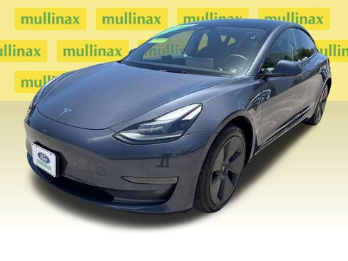 Used 2023 Tesla Model 3 Standard Range RWD image 8
