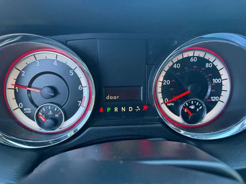 Used 2017 Dodge Grand Caravan SE image 8