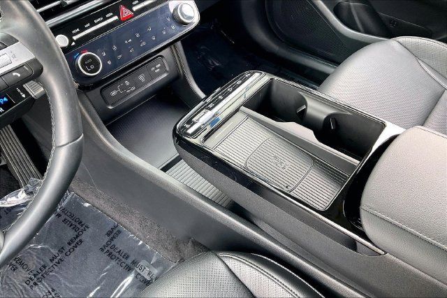 Certified 2025 Hyundai Tucson Limited AWD/4WD image 19