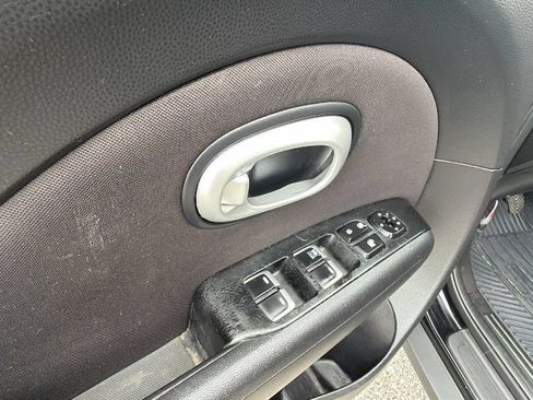 Used 2018 Kia Soul FWD image 13