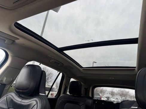 Used 2021 Lincoln Aviator Grand Touring w/ Equipment Group 302A AWD/4WD image 20