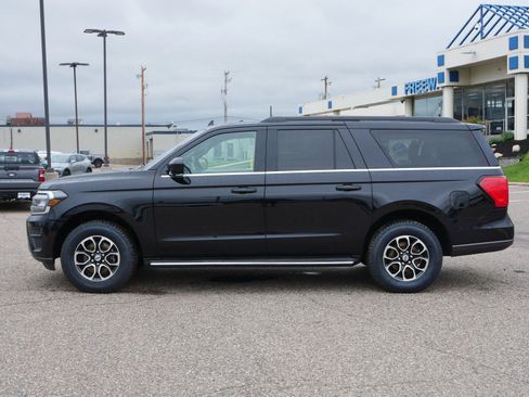 Used 2022 Ford Expedition Max XLT AWD/4WD image 2