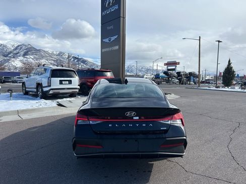 Used 2025 Hyundai Elantra SEL w/ Cargo Package image 6