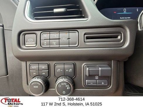 Used 2023 Chevrolet Suburban RST w/ Luxury Package AWD/4WD image 23