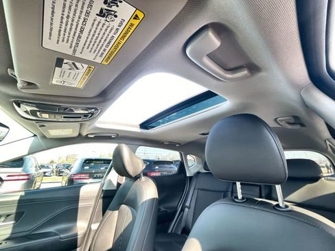 Used 2024 Hyundai Kona Limited image 21