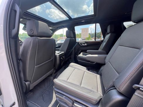 Used 2024 Chevrolet Tahoe High Country w/ Premium Package image 16