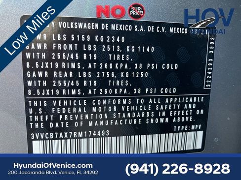 Used 2024 Volkswagen Tiguan SE R-Line FWD image 36
