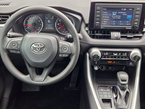 Used 2022 Toyota RAV4 XLE AWD/4WD image 24