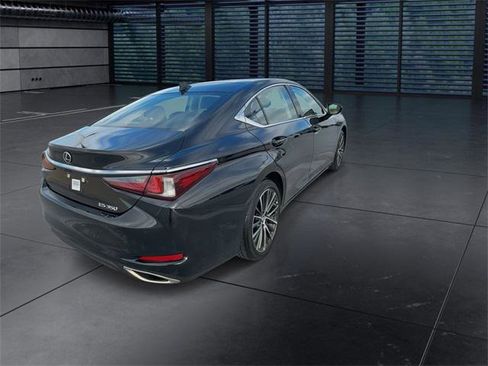Certified 2022 Lexus ES 350 w/ Premium Package image 8