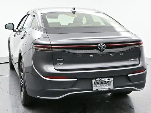 Used 2023 Toyota Crown Limited image 6