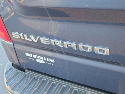 Used 2021 Chevrolet Silverado 1500 LTZ w/ Technology Package image 10