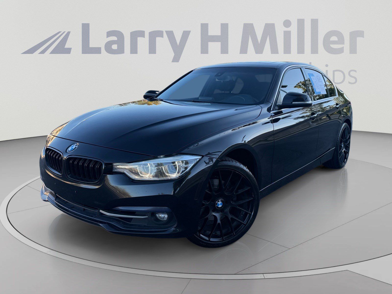 Used 2018 BMW 330i xDrive Sedan AWD/4WD image 1